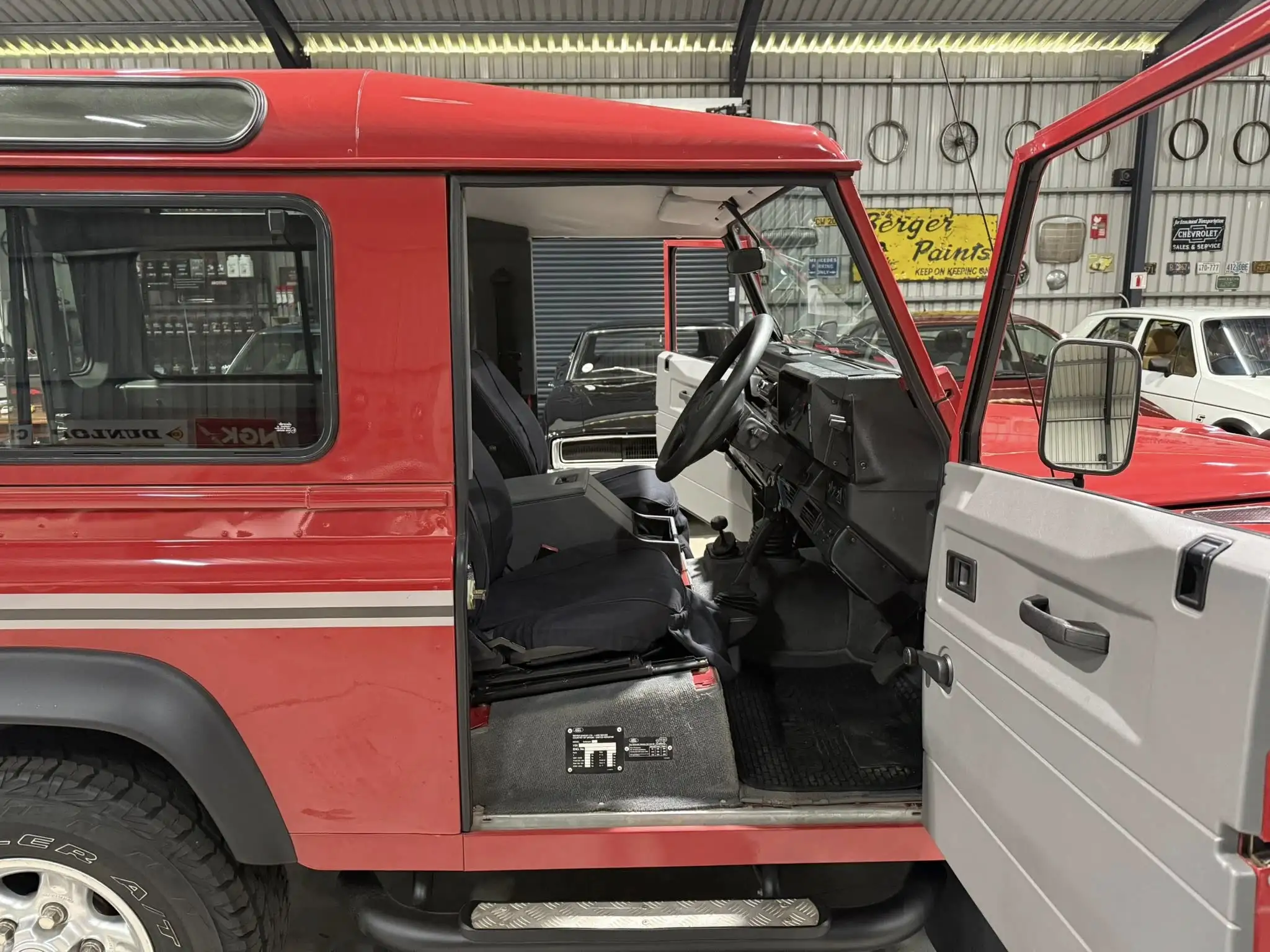 2000 Land Rover Defender 90 2.8i