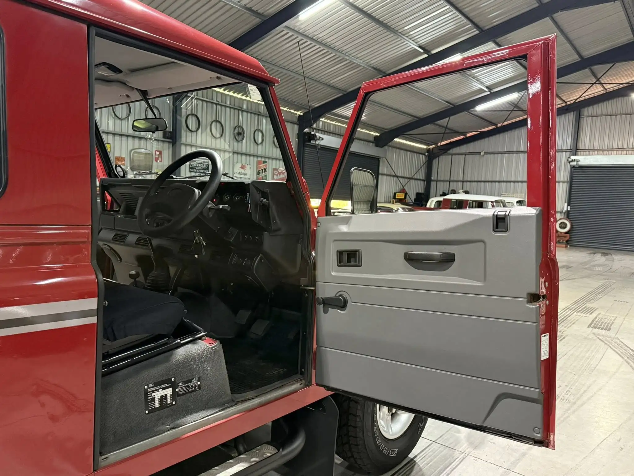 2000 Land Rover Defender 90 2.8i