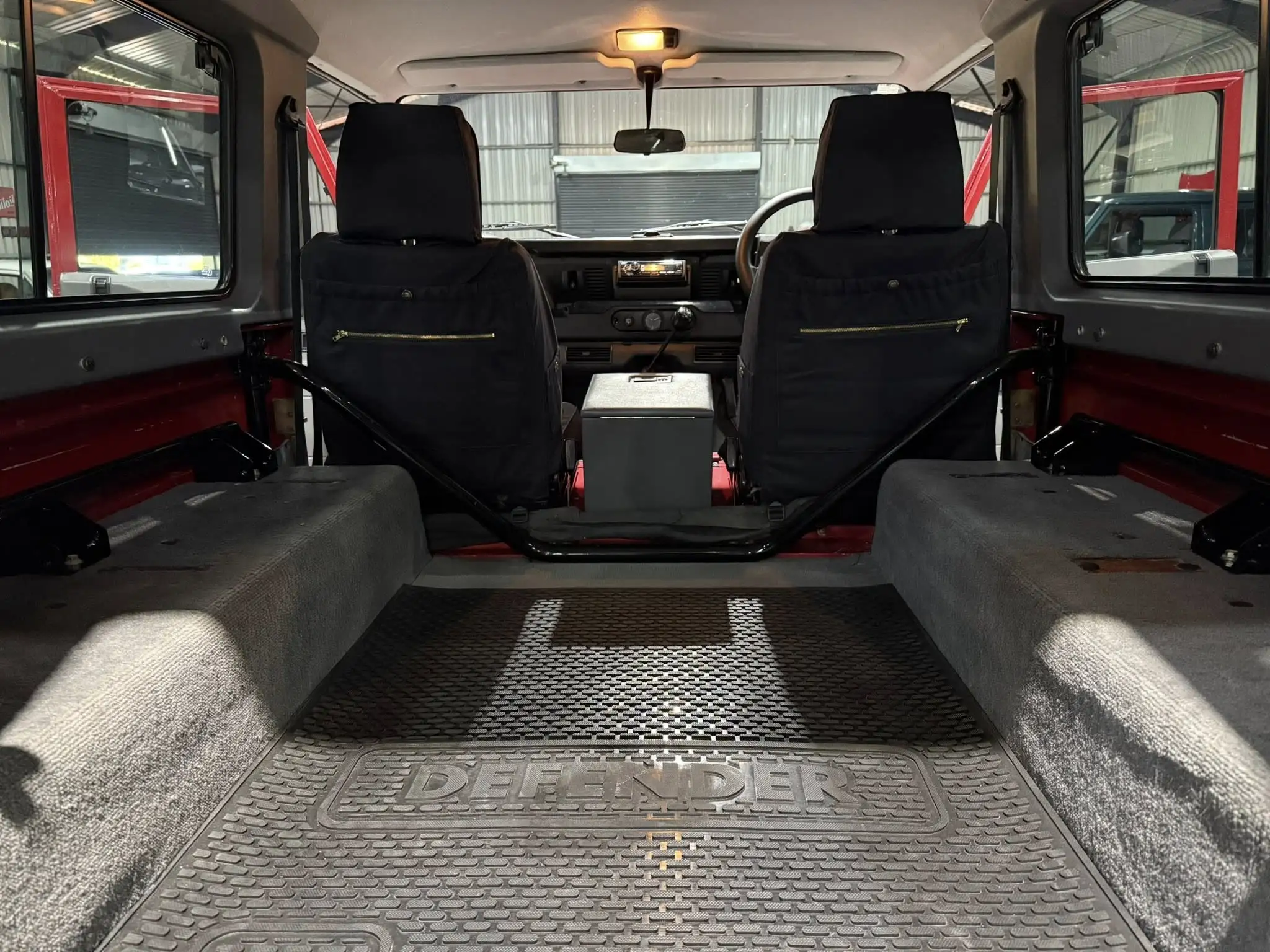 2000 Land Rover Defender 90 2.8i