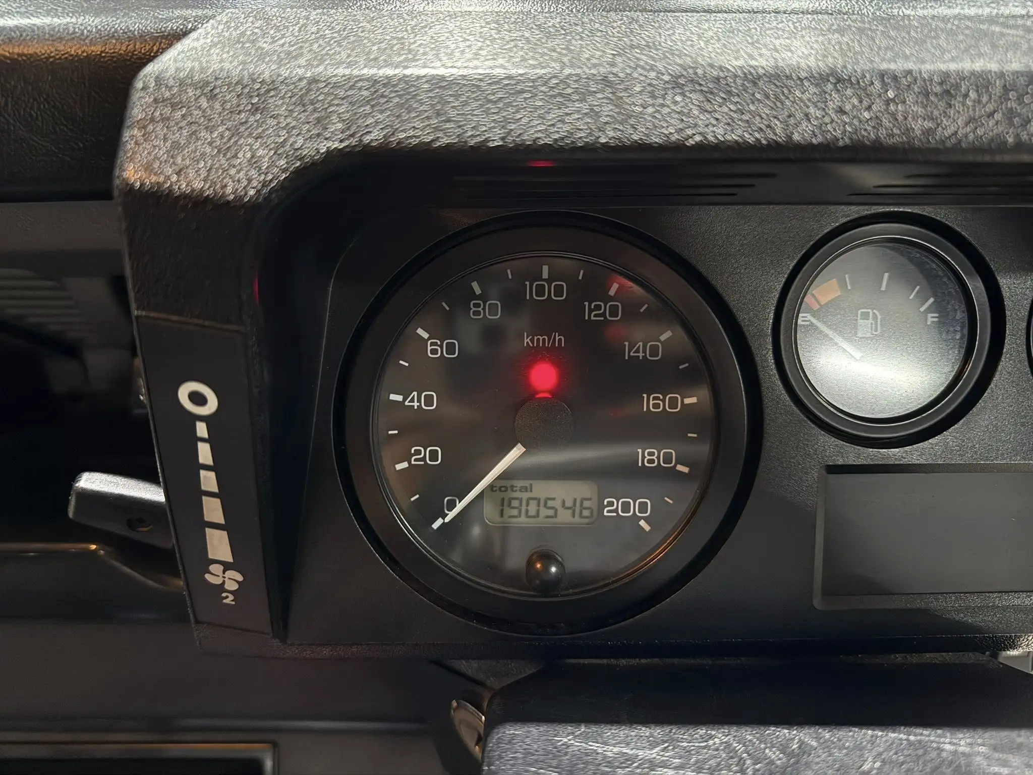 2000 Land Rover Defender 90 2.8i