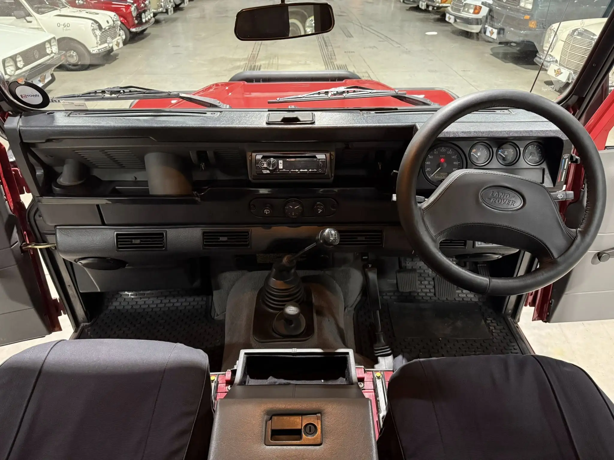 2000 Land Rover Defender 90 2.8i