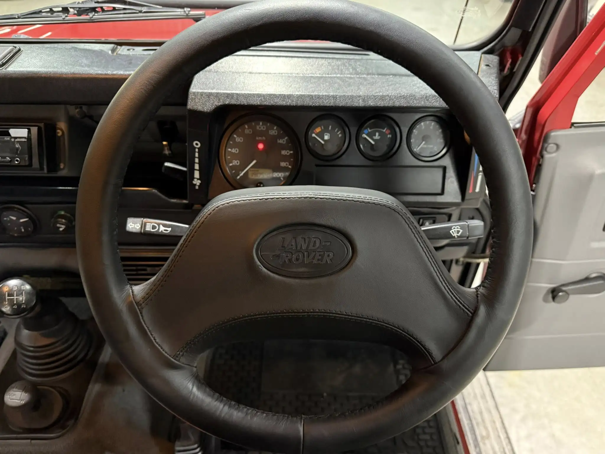 2000 Land Rover Defender 90 2.8i