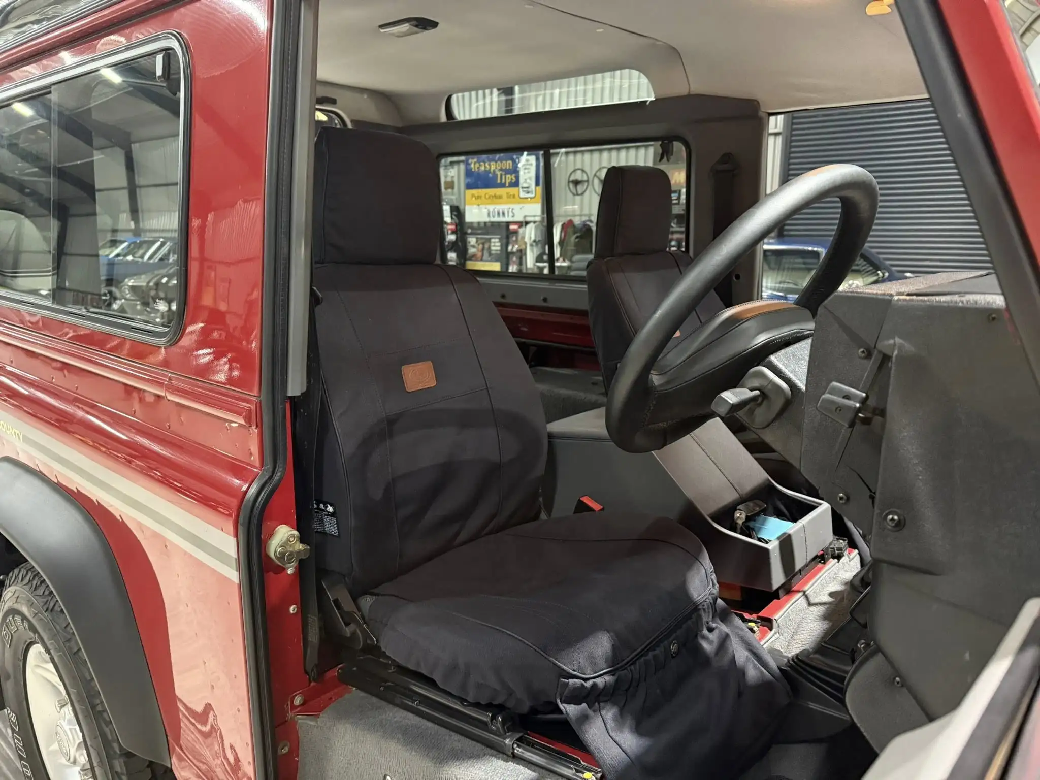 2000 Land Rover Defender 90 2.8i