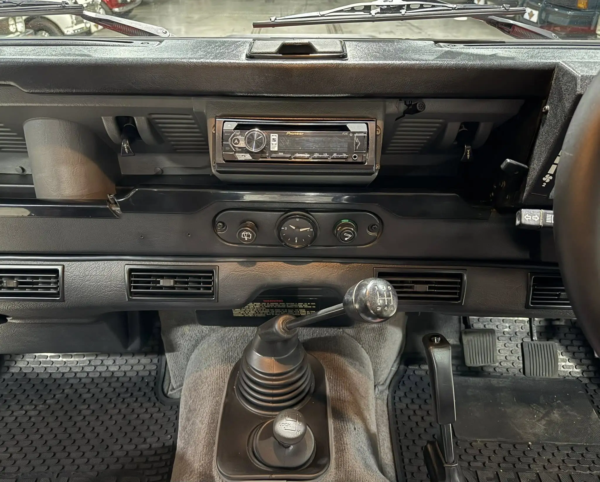 2000 Land Rover Defender 90 2.8i