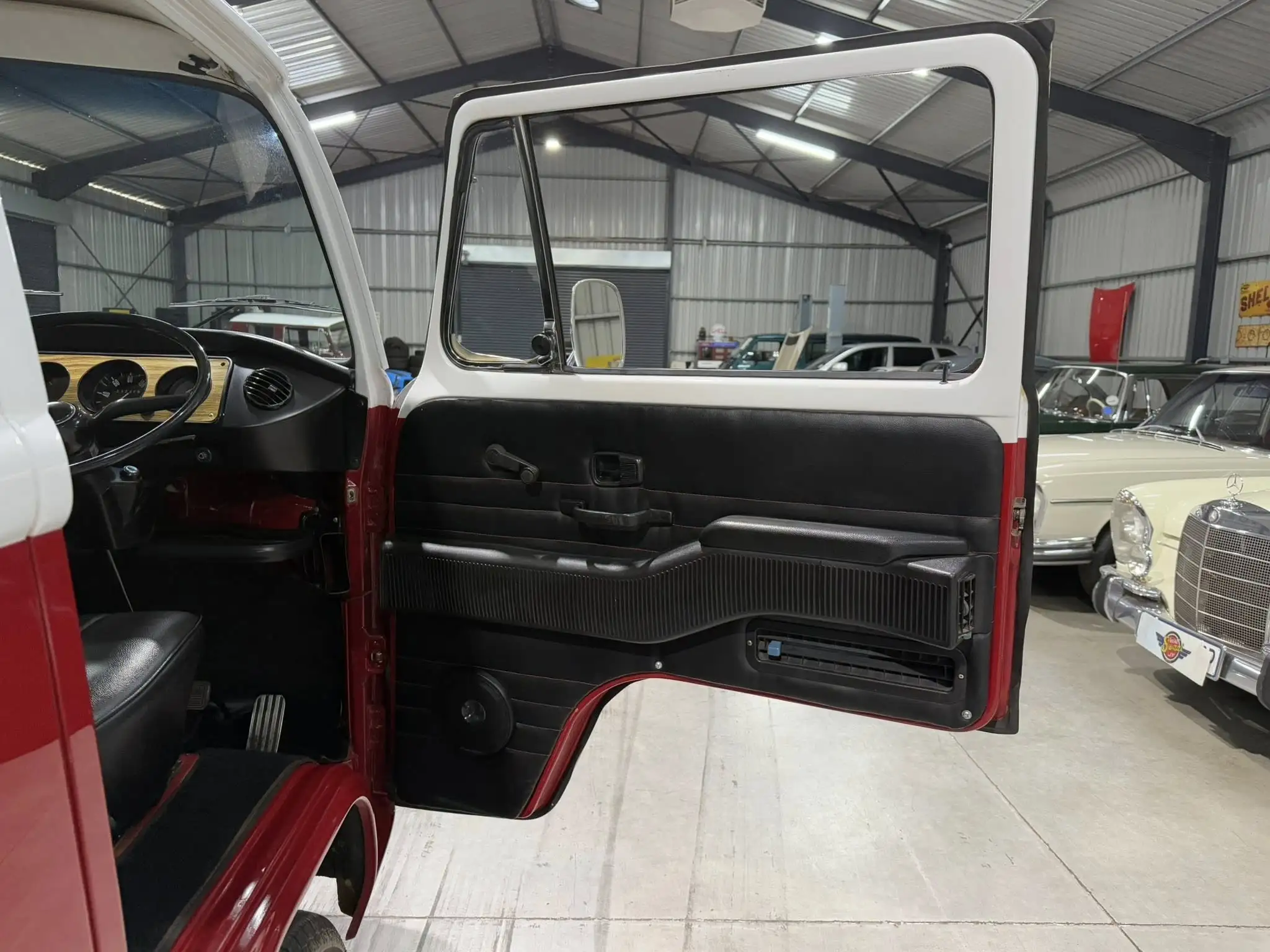 1977 Volkswagen Kombi 2000