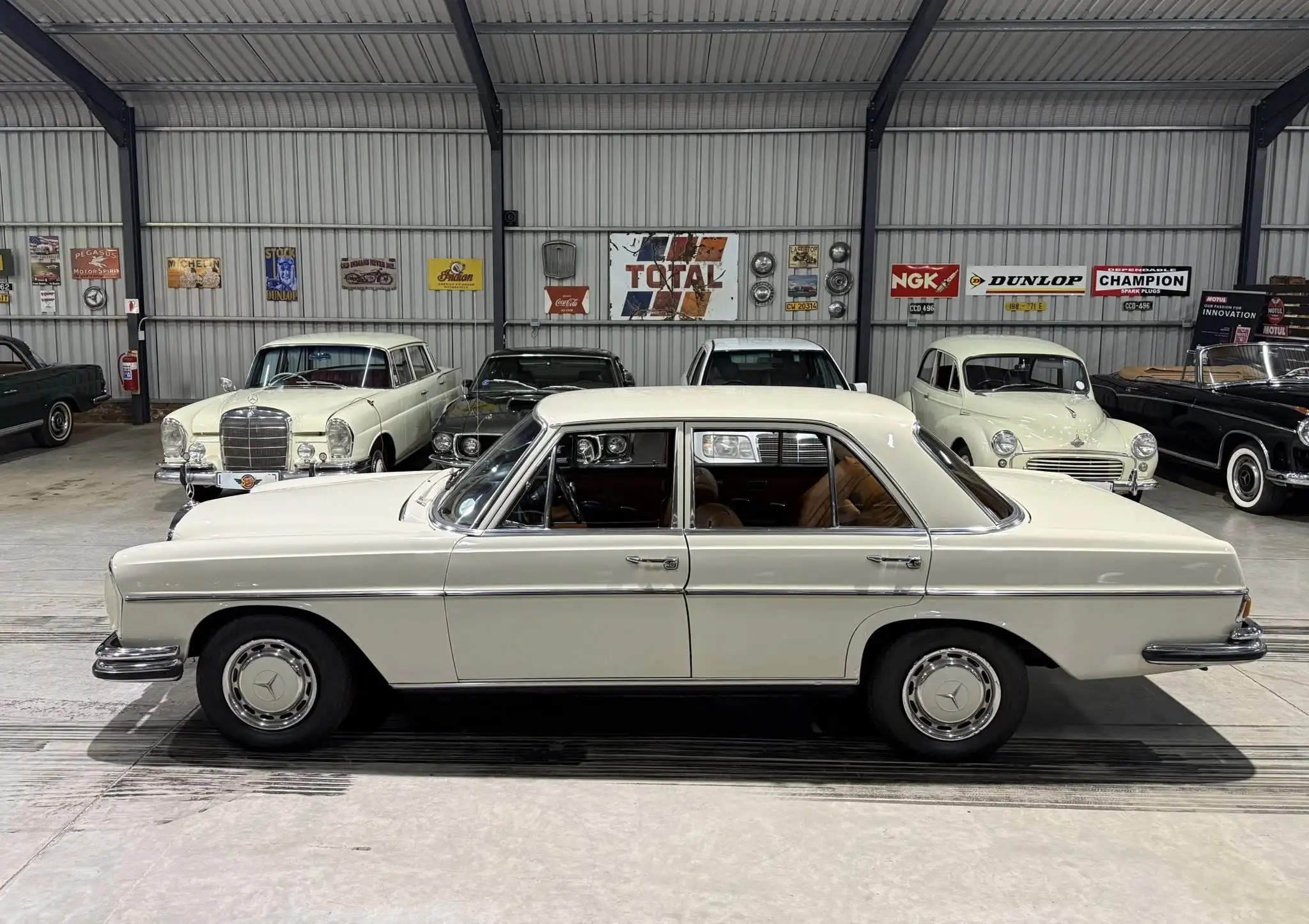 1970 Mercedes-Benz W108 280S