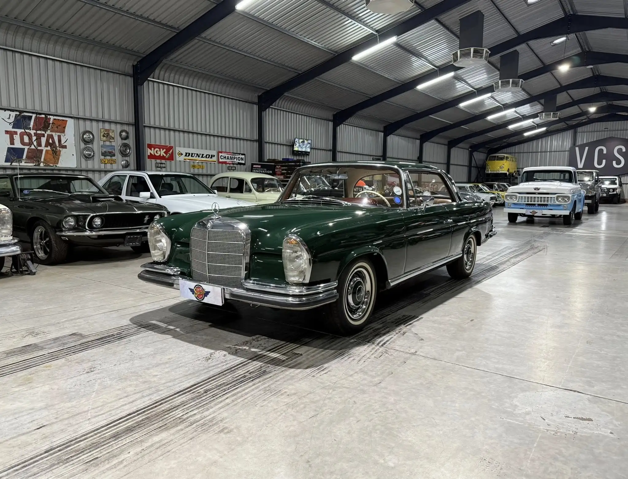 1963 Mercedes-Benz W111 220SE Coupé