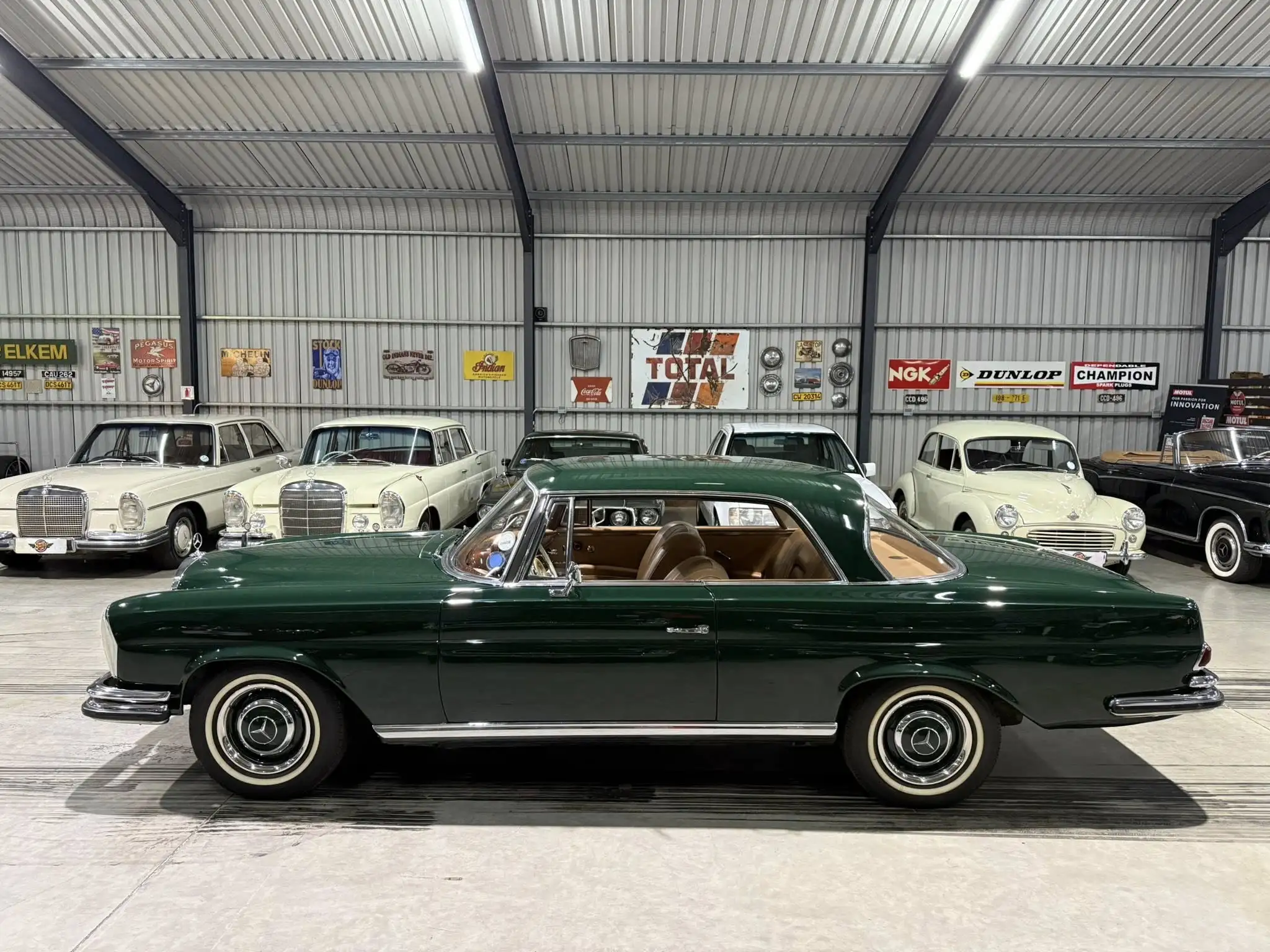 1963 Mercedes-Benz W111 220SE Coupé
