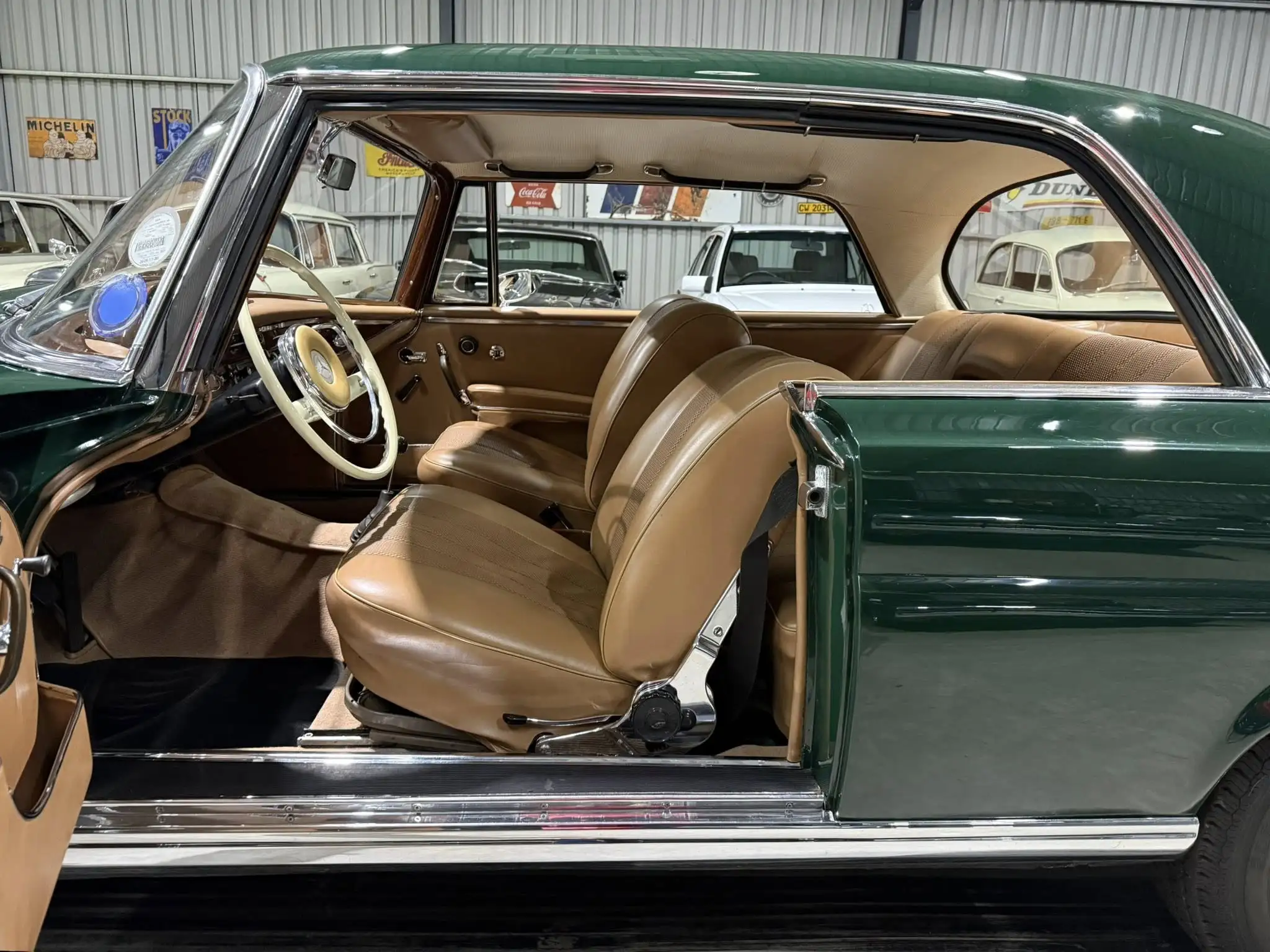 1963 Mercedes-Benz W111 220SE Coupé