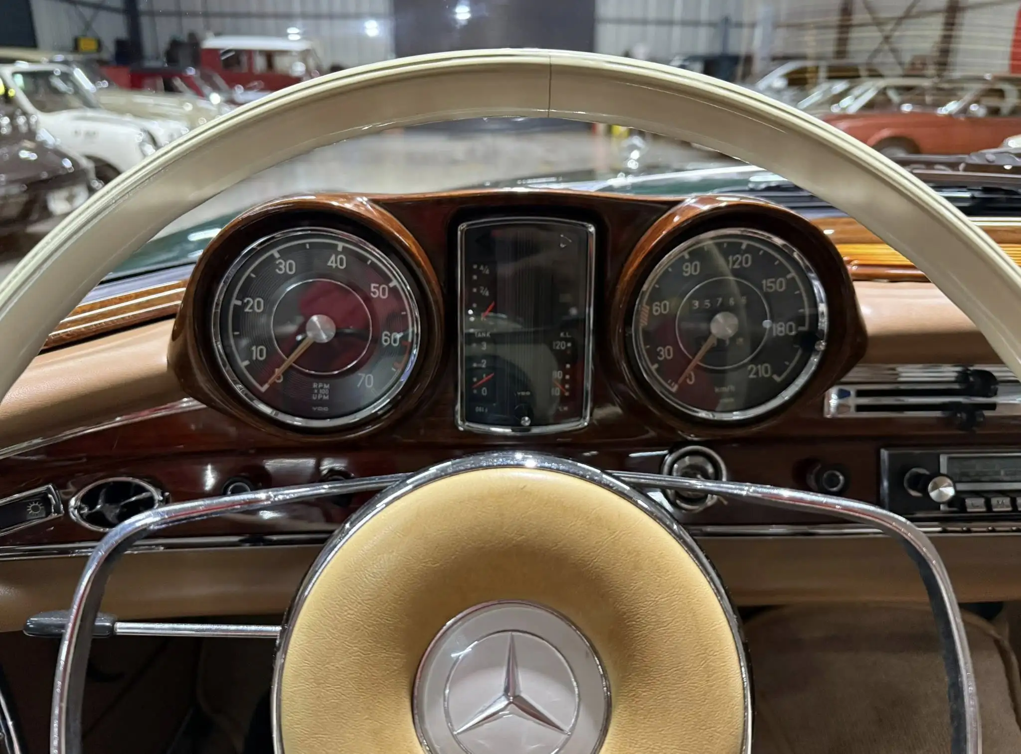 1963 Mercedes-Benz W111 220SE Coupé