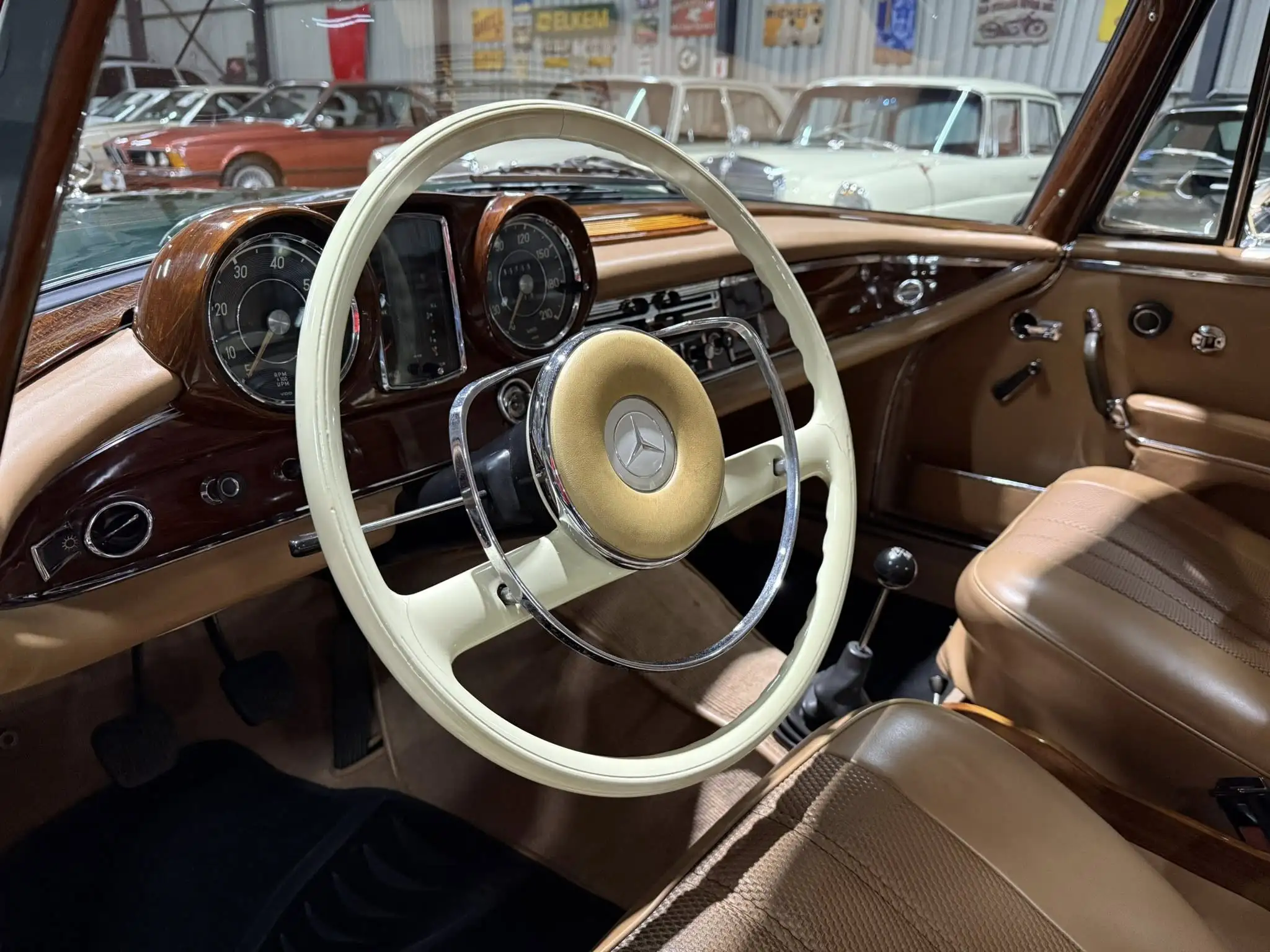 1963 Mercedes-Benz W111 220SE Coupé