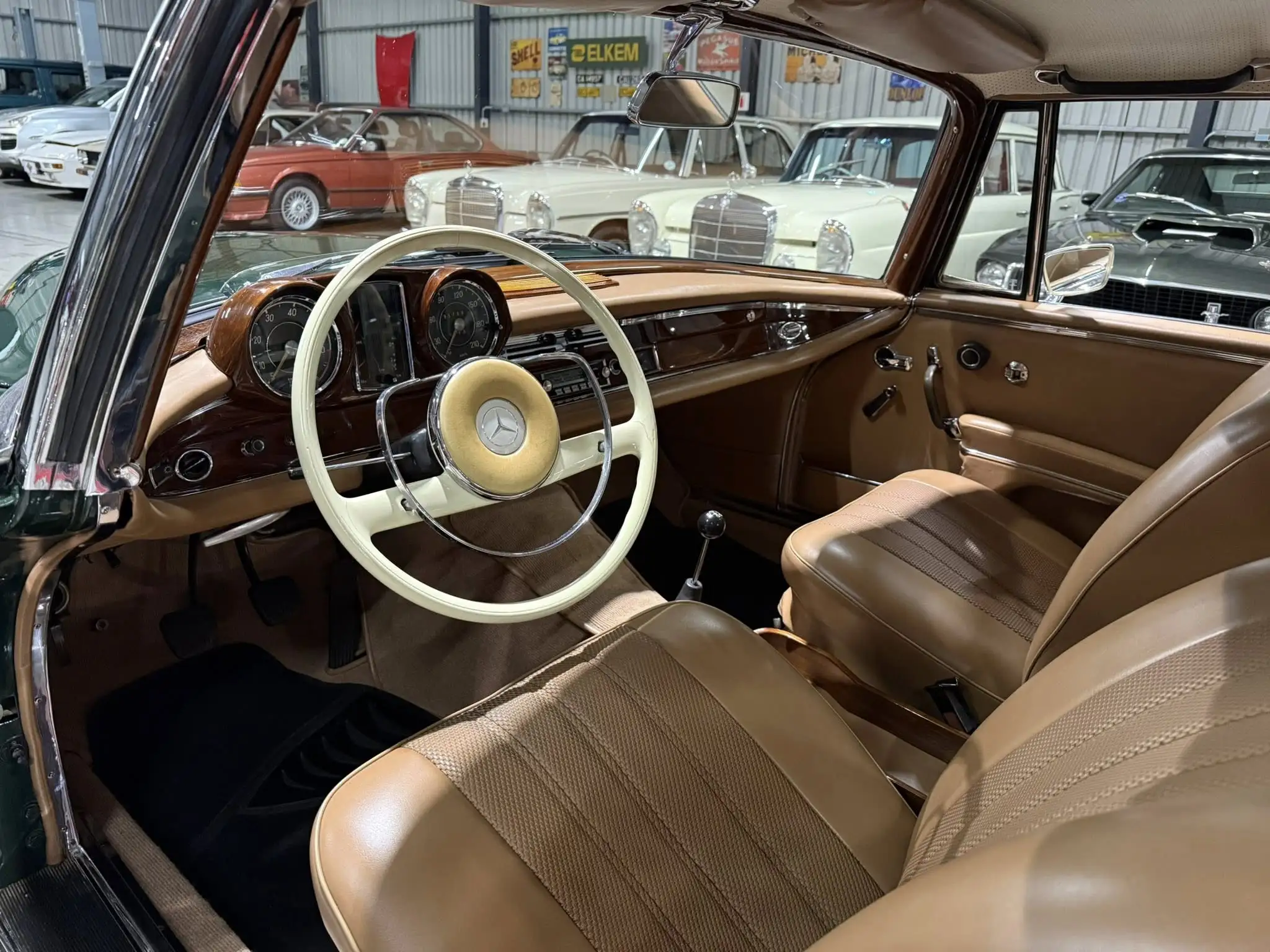 1963 Mercedes-Benz W111 220SE Coupé