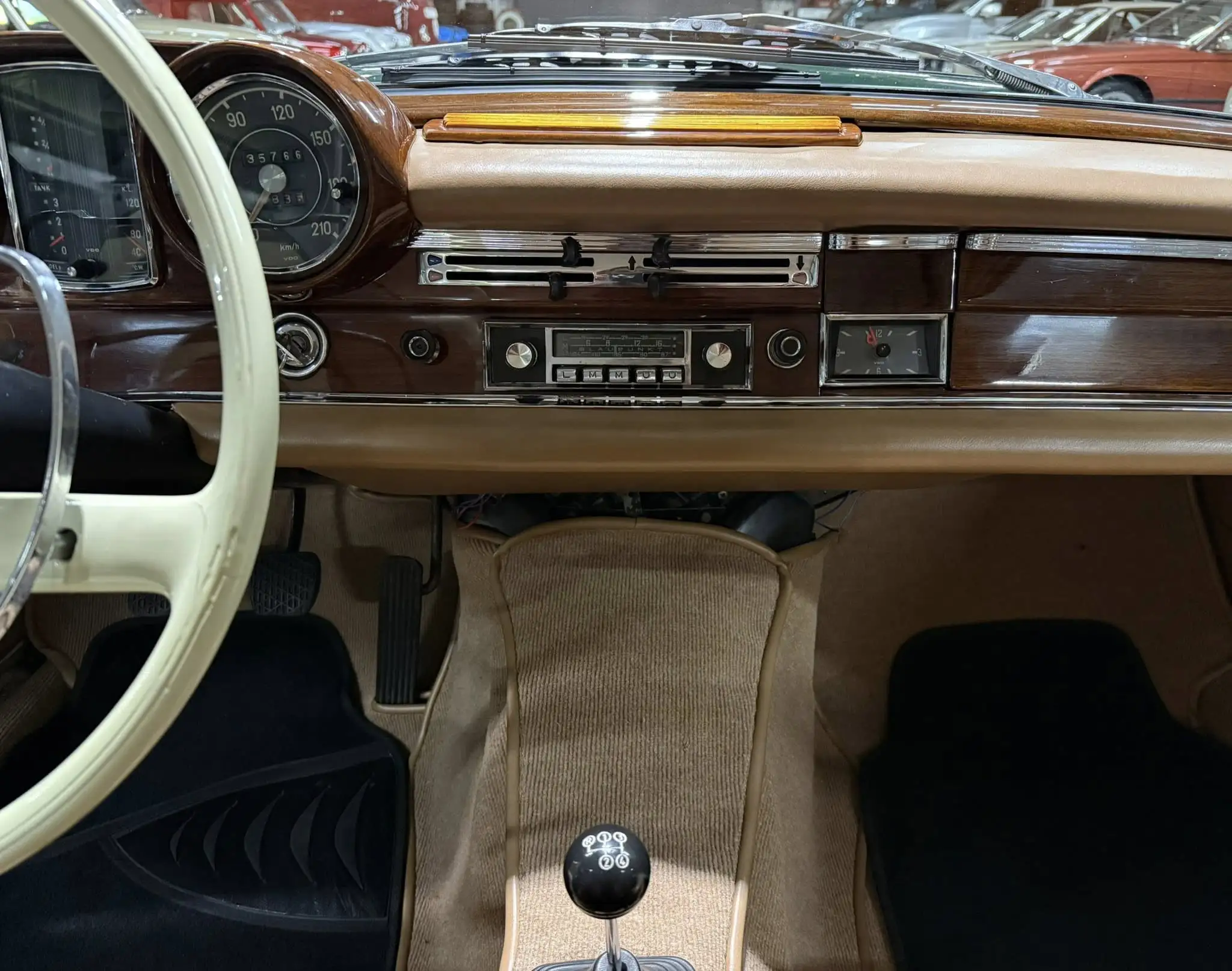 1963 Mercedes-Benz W111 220SE Coupé