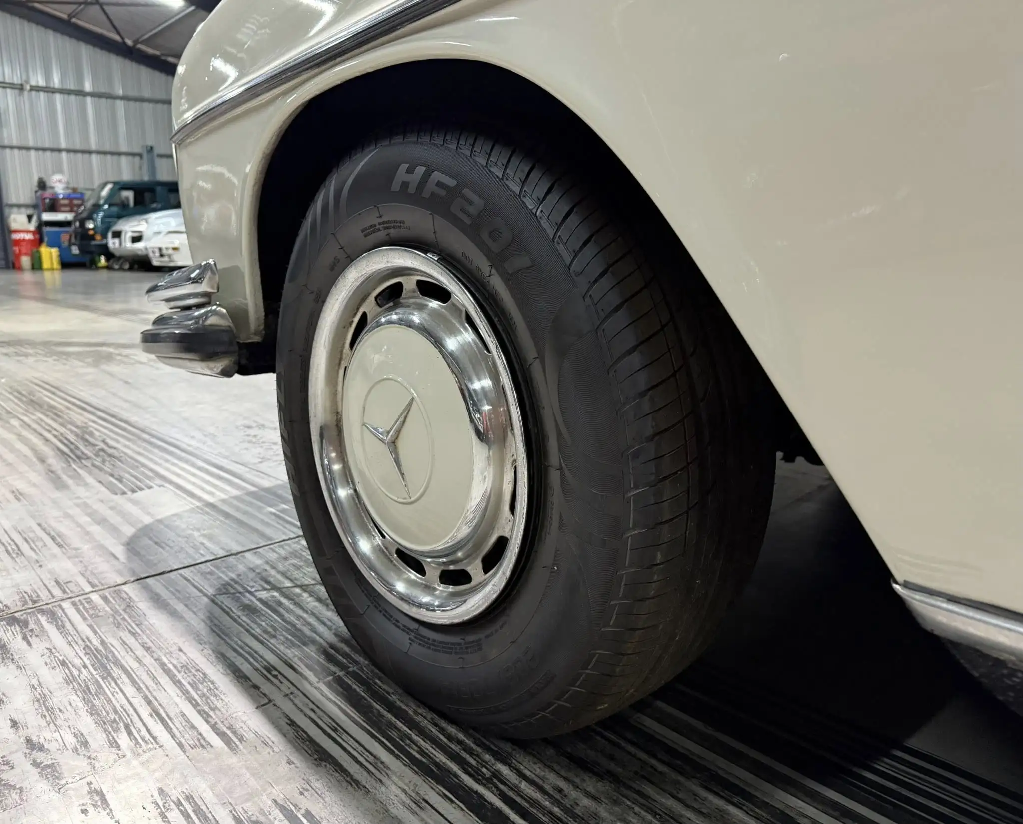 1970 Mercedes-Benz W108 280S