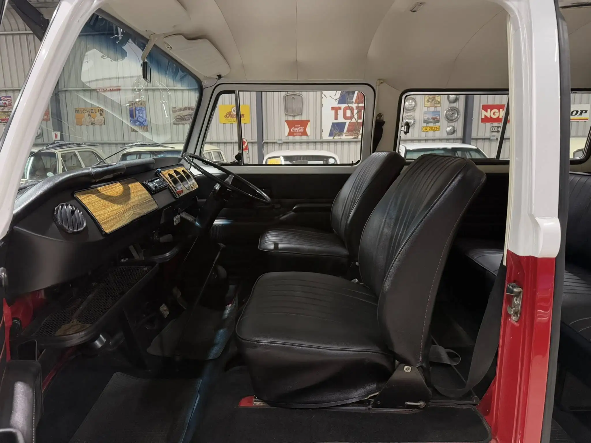 1977 Volkswagen Kombi 2000