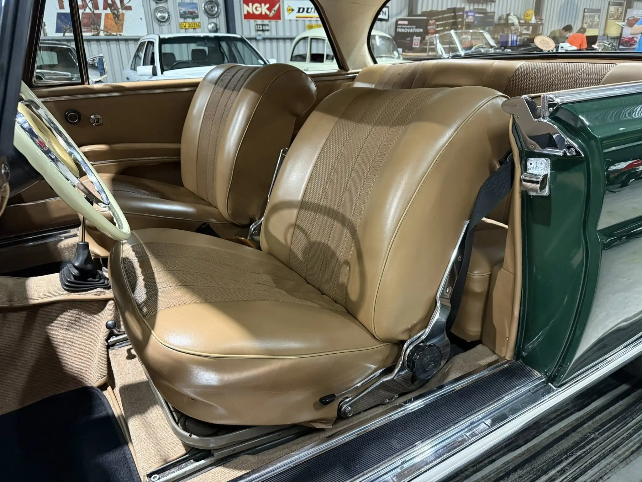 1963 Mercedes-Benz W111 220SE Coupé