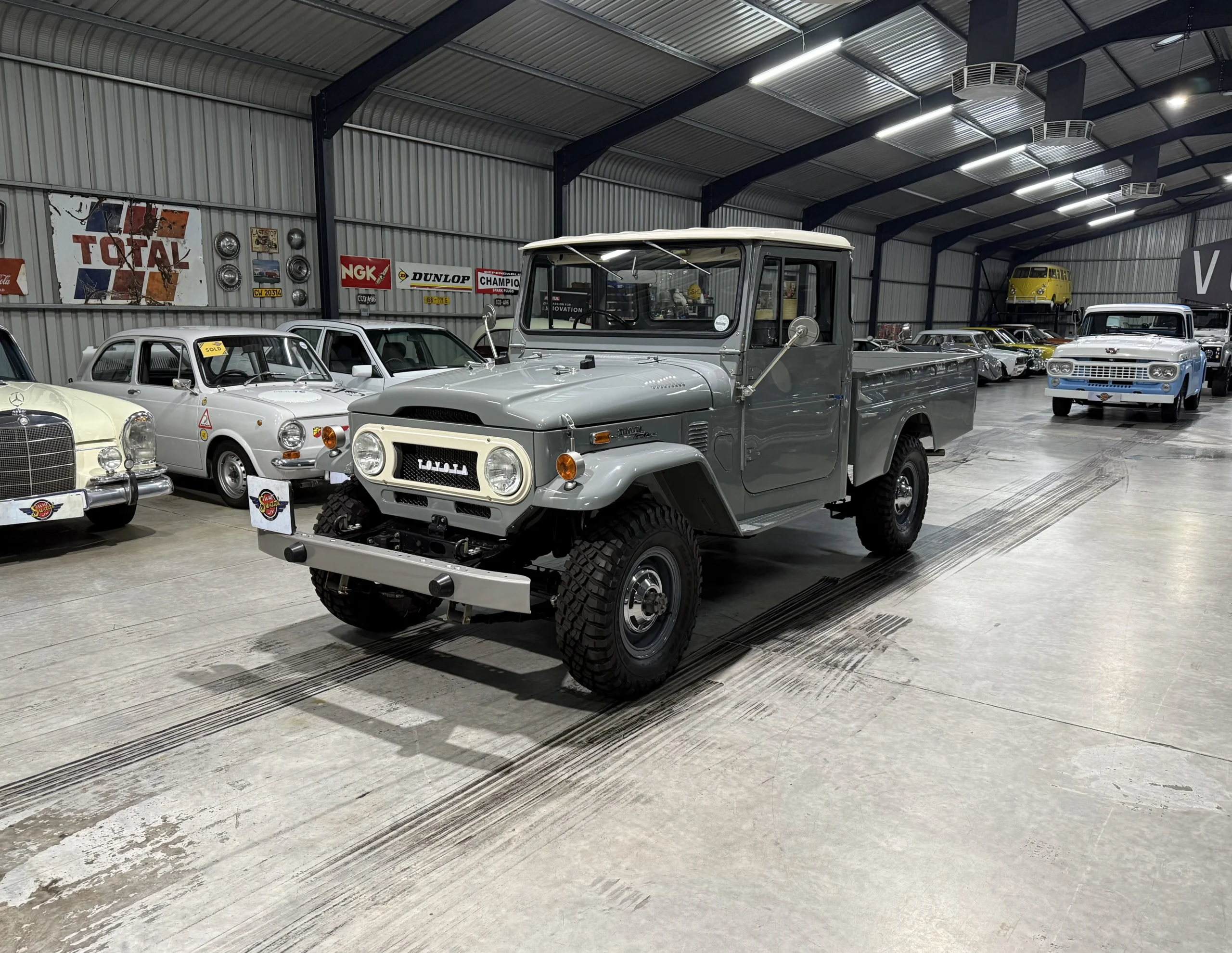 1972 Toyota Land Cruiser FJ45