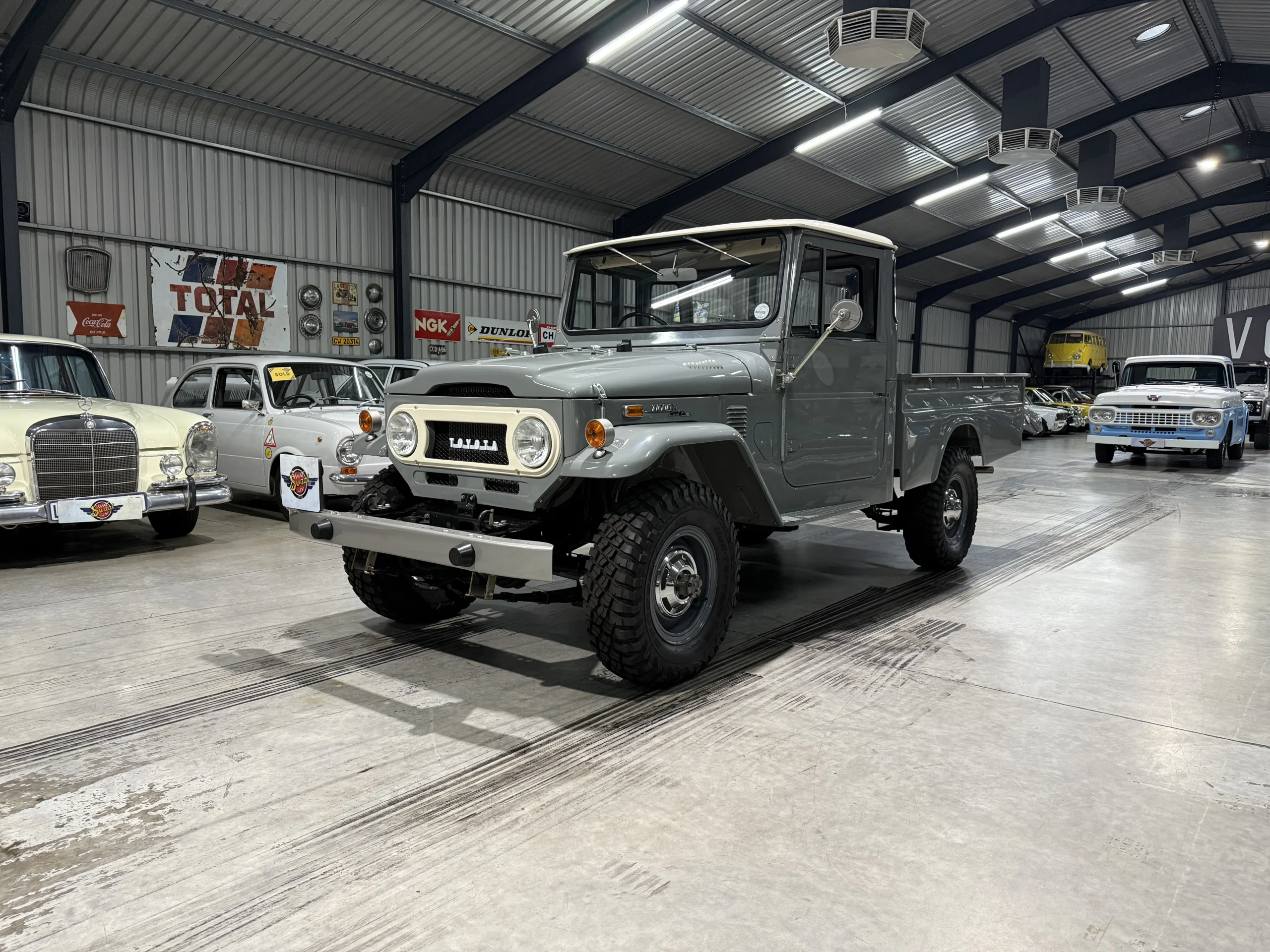 1972 Toyota Land Cruiser FJ45