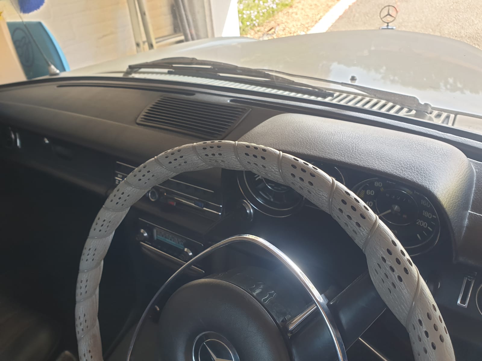 1971 Mercedes Benz 230