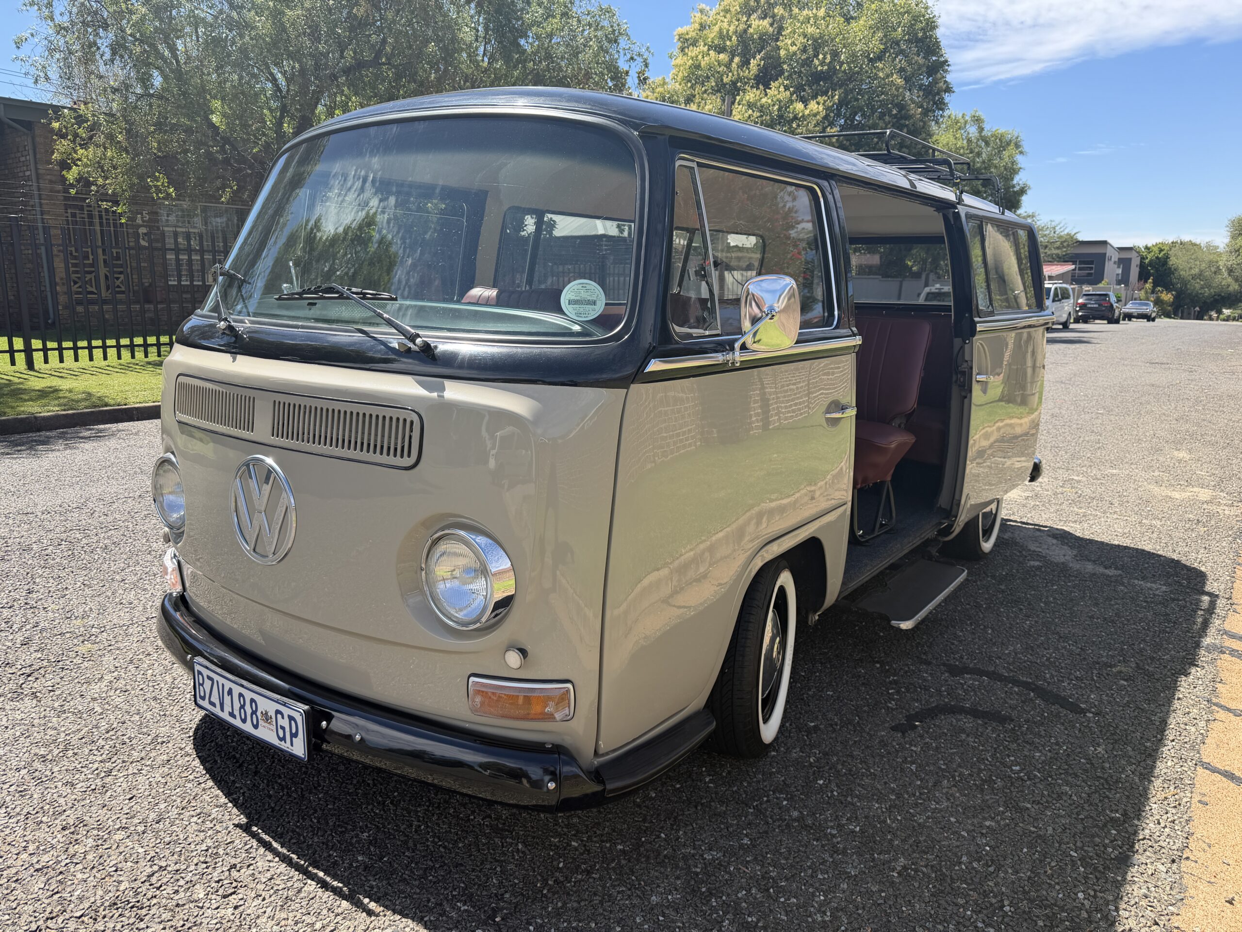 1969 Volkswagen Kombi Lowlight Deluxe
