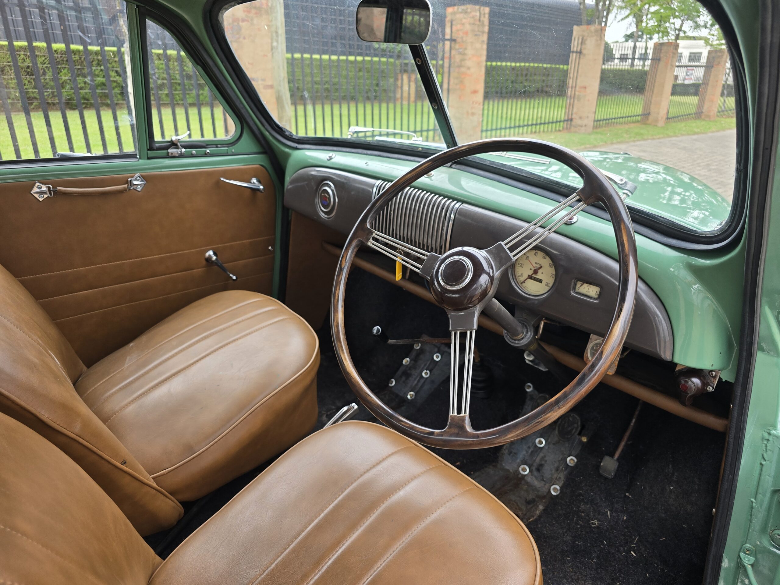 1950 Morris Minor Lowlight