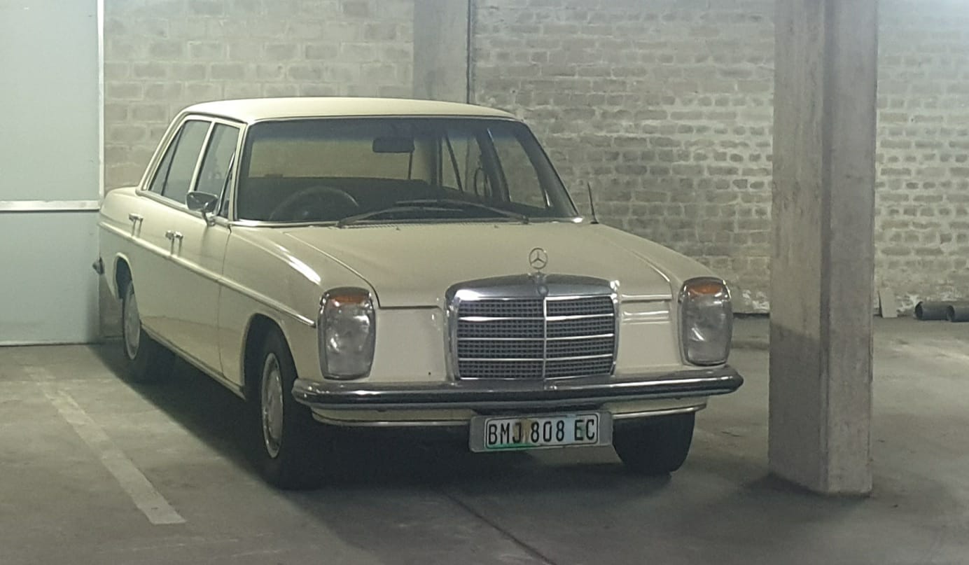 1971 Mercedes Benz 230