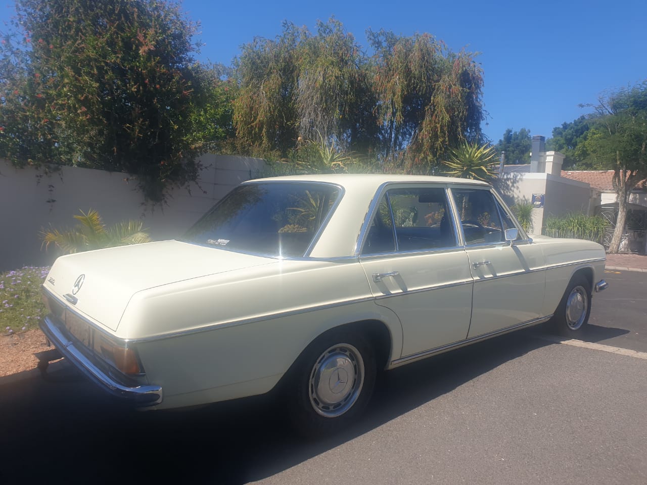 1971 Mercedes Benz 230