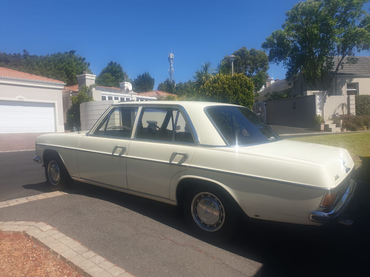 1971 Mercedes Benz 230