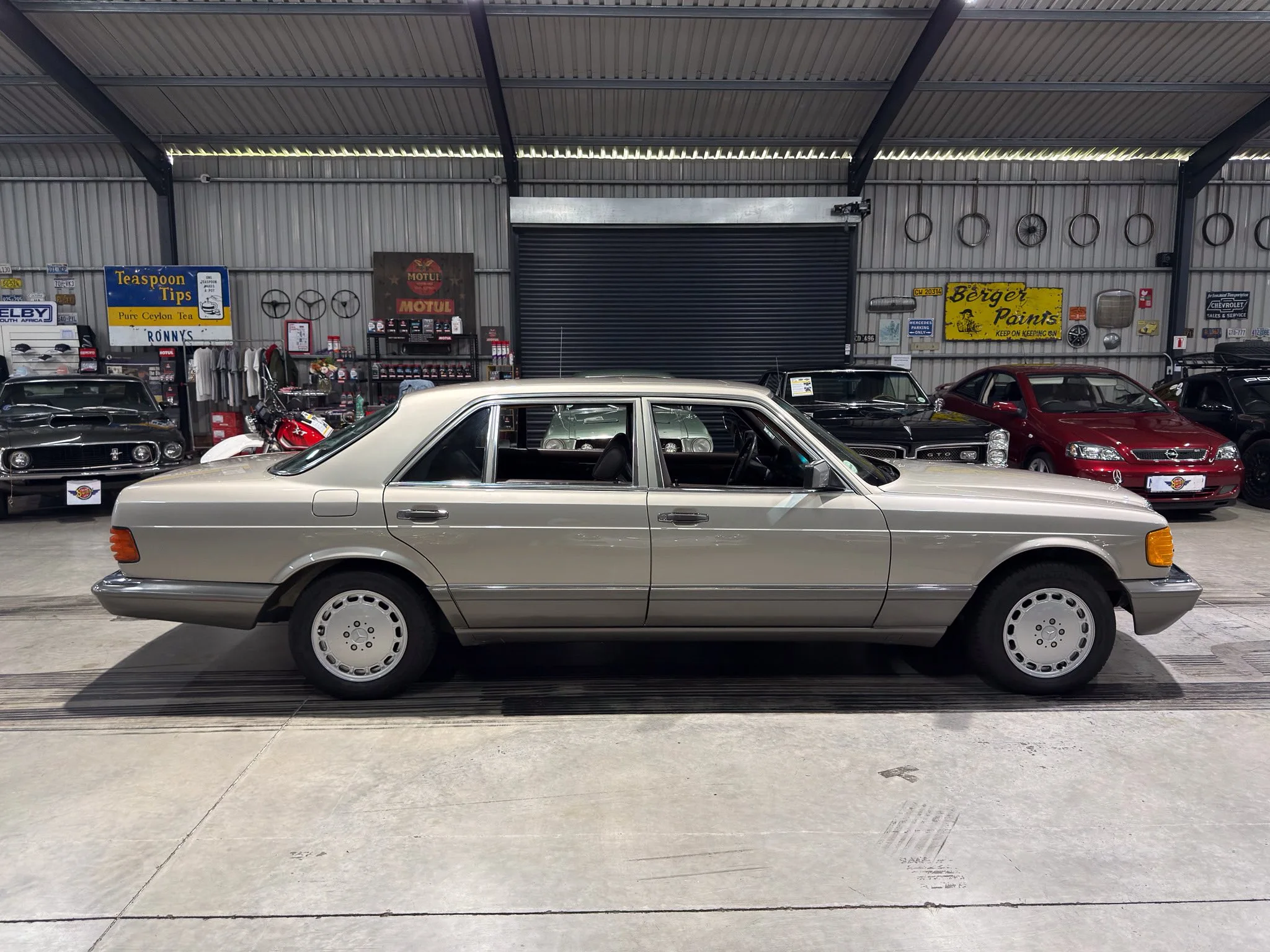 1988 Mercedes-Benz W126 420SEL