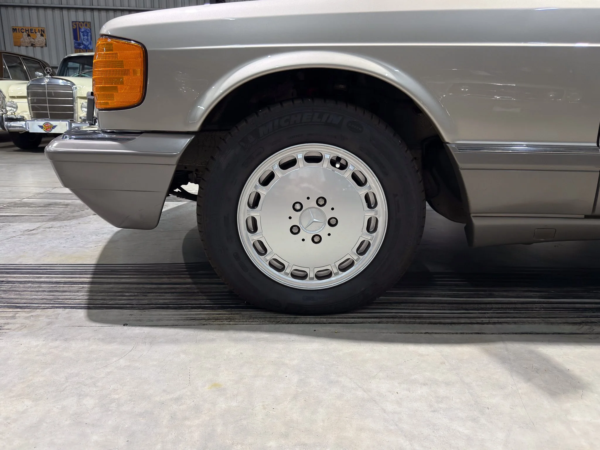 1988 Mercedes-Benz W126 420SEL