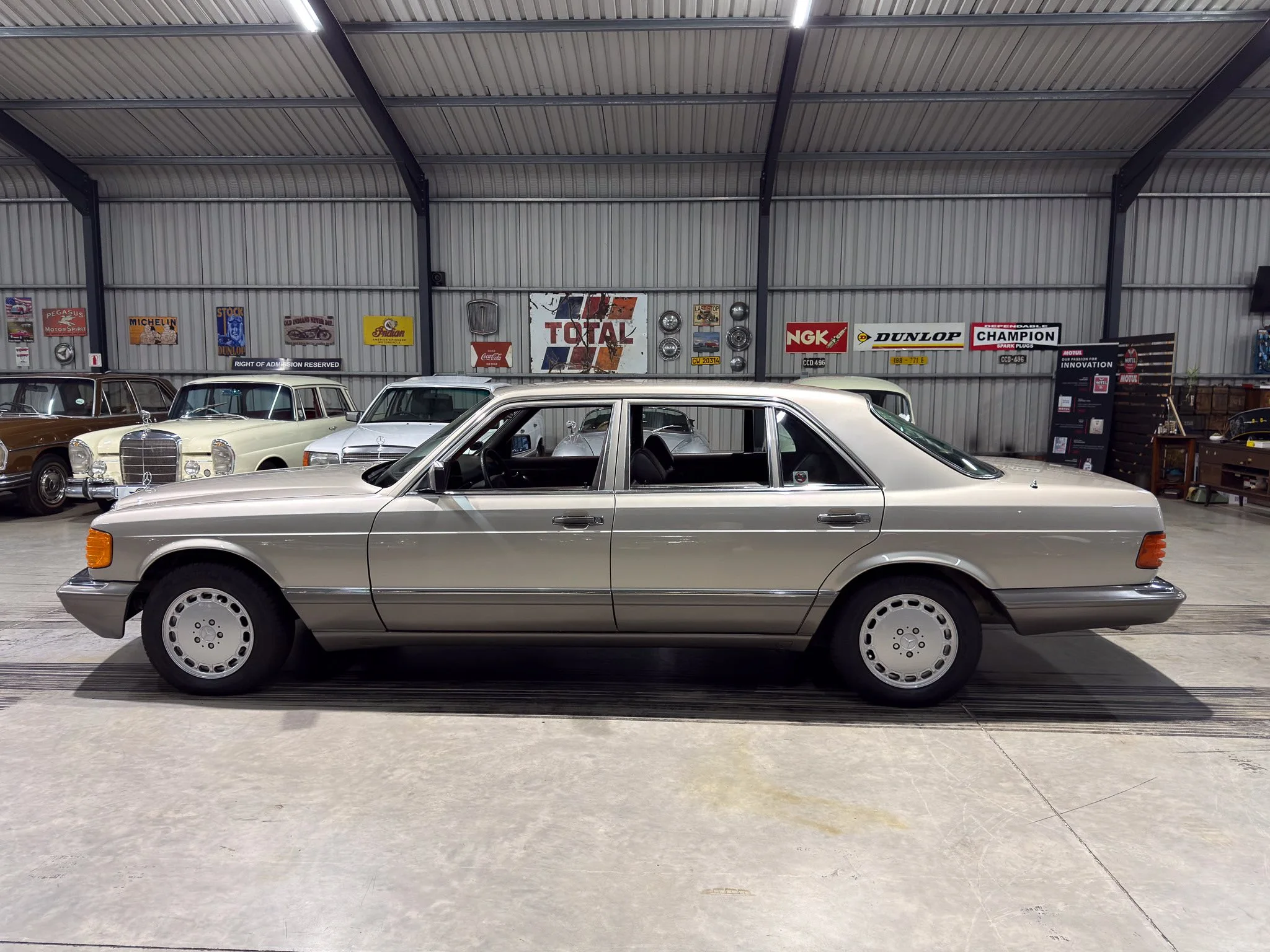 1988 Mercedes-Benz W126 420SEL