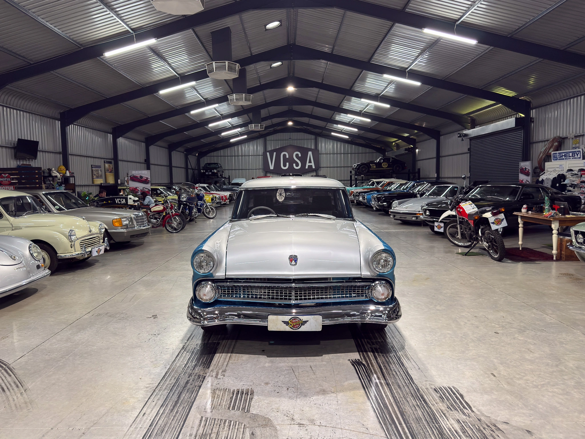 1955 Ford Sedan – Custom Hot Rod