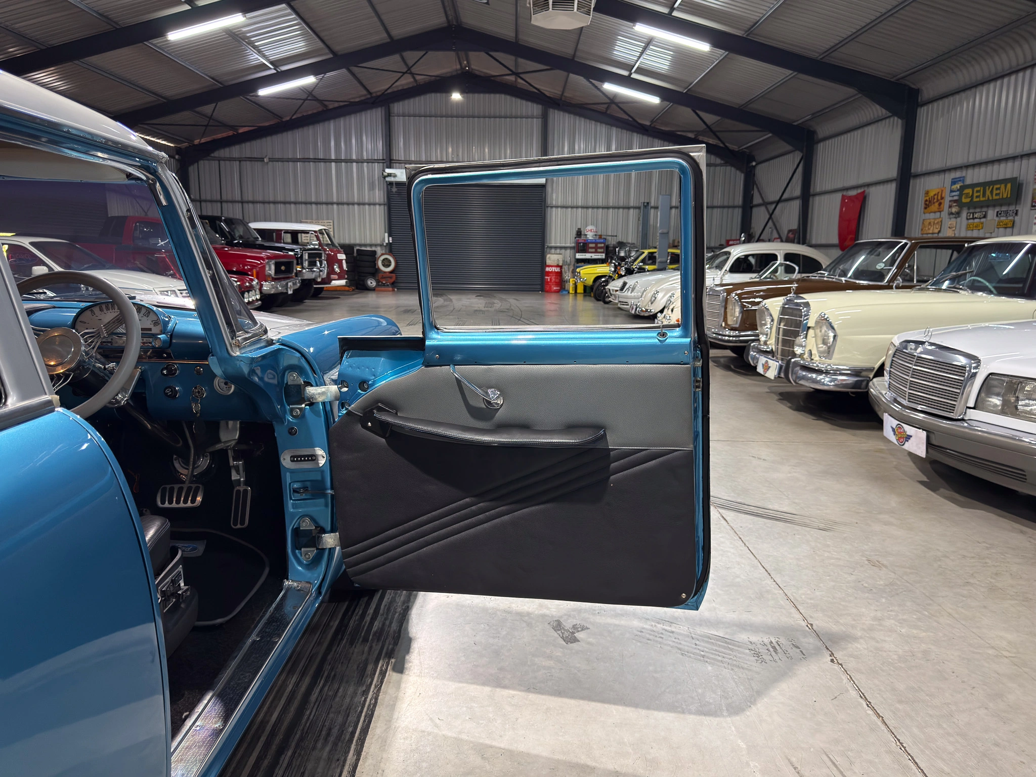 1955 Ford Sedan – Custom Hot Rod