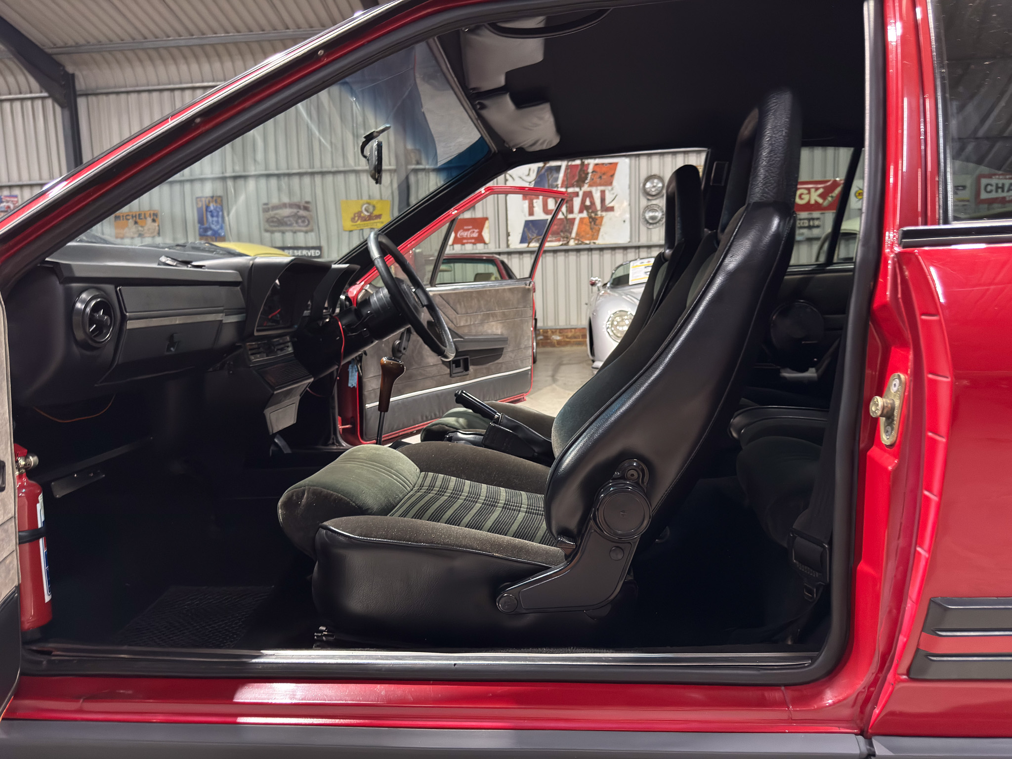 1984 Alfa Romeo 2.5 (Upgraded to 3.0)